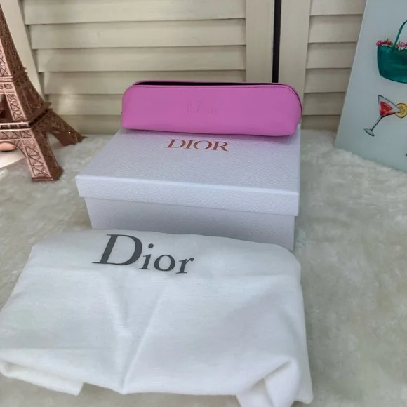 Dior cosmetic pencil pouch - Picture 1 of 9